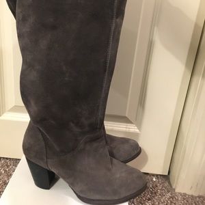Beautiful grey suede UGG boots
